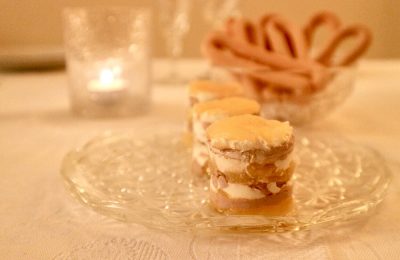 Milhojas de foie con manzana y queso crema